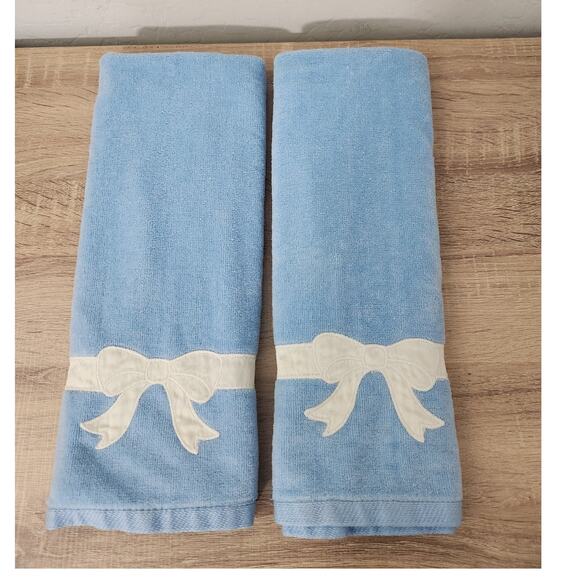 The Avanti Look Hand Towel Set of 2 Vintage Blue with White Bow 16"x26" Linens - Picture 1 of 6